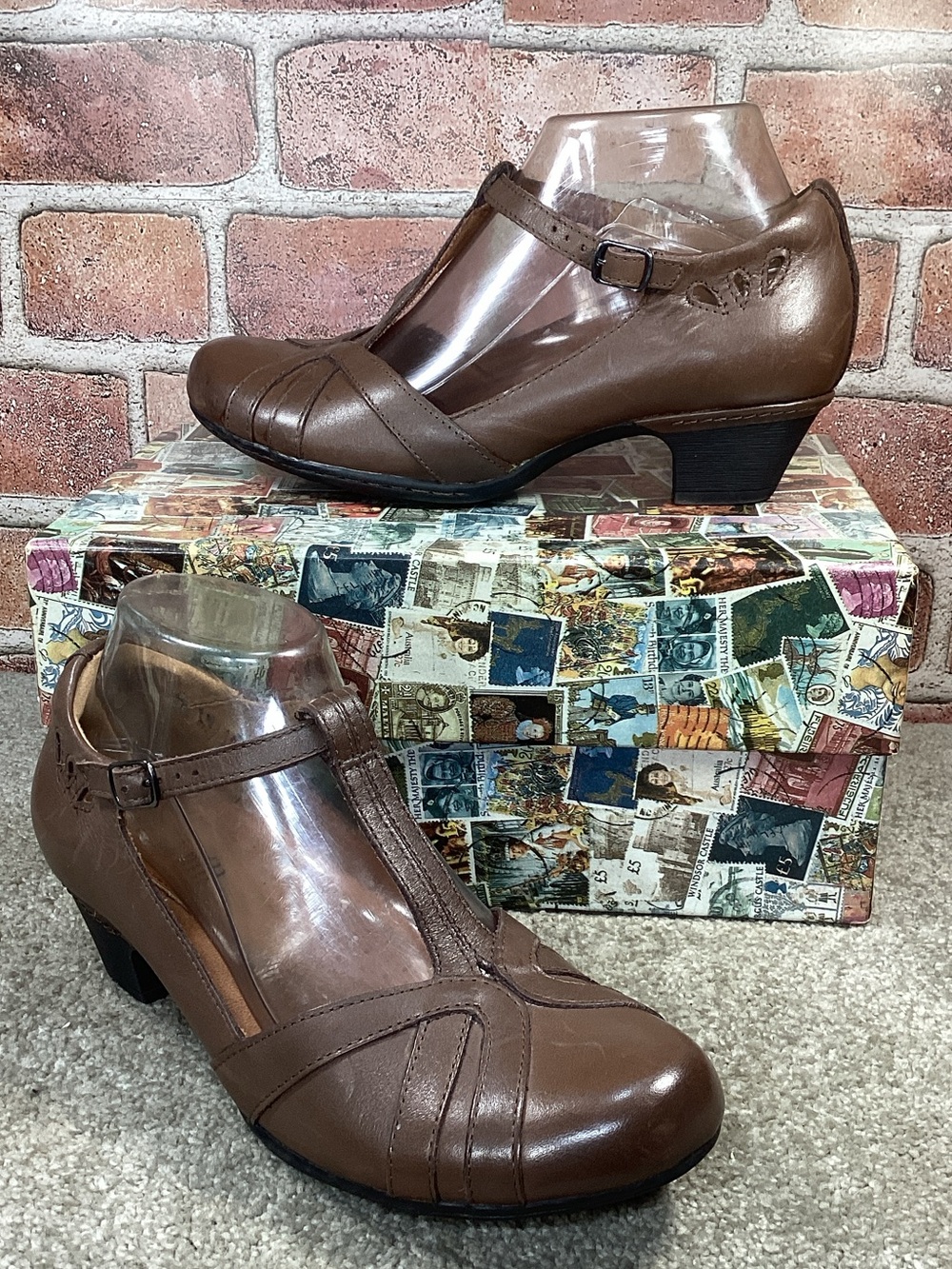 Cobb Hill Angelina womens T-Strap pumps size 7